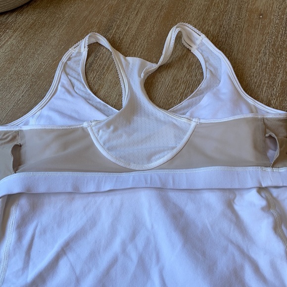 Lululemon White Tank Top with Bra Support Size 8 - Picture 8 of 8